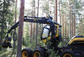 Forest machine with laser scanners at work
